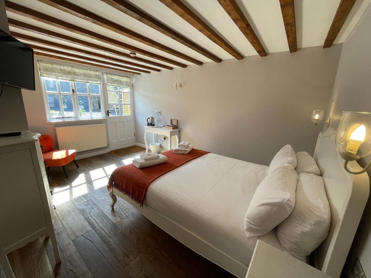 The Queen Matilda Country Rooms Avening Zewnętrze zdjęcie