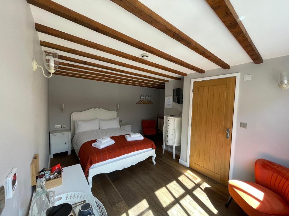 The Queen Matilda Country Rooms Avening Zewnętrze zdjęcie